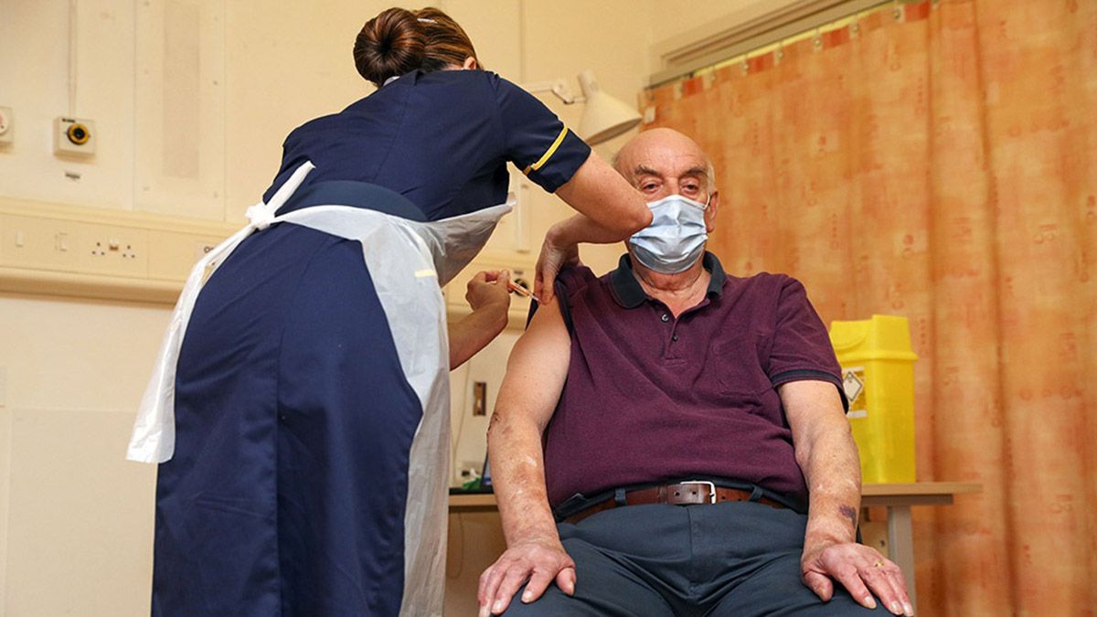 Se agrava la crisis entre la Unión Europea y el Reino Unido por las vacunas contra el coronavirus