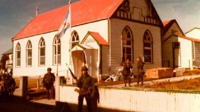 Malvinas, entre el heroísmo, los errores y el dolor