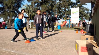 Los más chicos ya disfrutan de las vacaciones: juegos en la Tecnoteca y en la Pileta Comunitaria Eva Perón