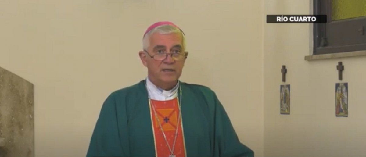 Monseñor Adolfo Uriona.