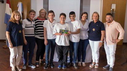 Estudiantes juntaron 100 mil  pesos tras recolectar más de 22  toneladas de botellas y cartón