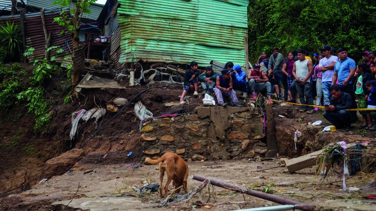 Guatemala: al menos nueve personas murieron por el desbordamiento de un río a causa de fuerteslluvias en Ciudad de Guatemala el pasado viernes. La actual época delluvias dejó hasta el momento 29 fallecidos
