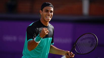 Báez y Cerúndolo perdieron sus singles y Argentina cayó ante Italia