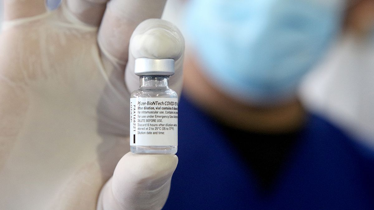 Pfizer y BioNTech informaron sobre la respuesta de su vacuna ante Ómicron.
