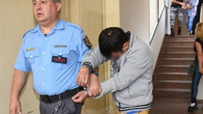 Habría sido abusada por sus hermanos y prostituida por su madre