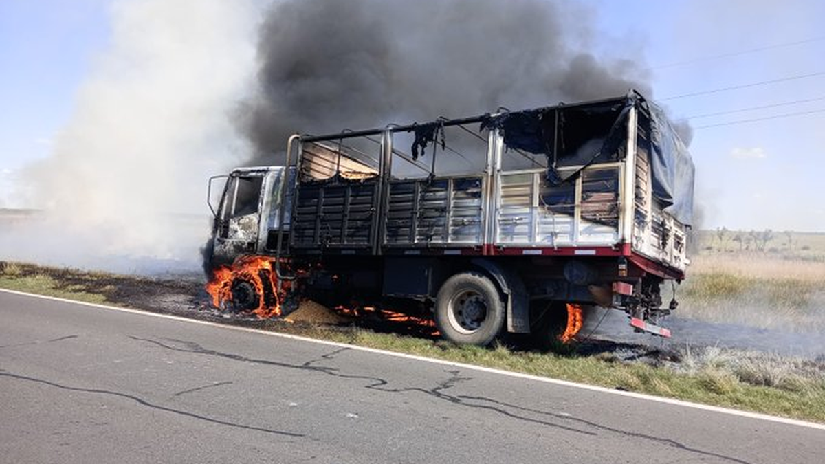 Corte total por incendio en la Ruta Nacional 7