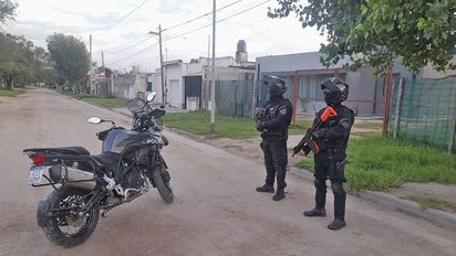 Dos detenidos por efectuar disparos en la vía pública en avenida Argentina