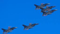 Los F-16 llegarían ahora el martes al Área Material Río Cuarto, dijo el Municipio de Las Higueras.