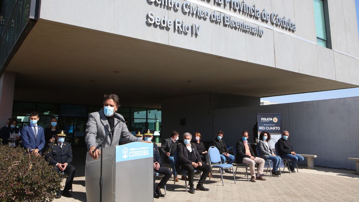 El ministro Mosquera encabezó el acto en el Centro Cívico.