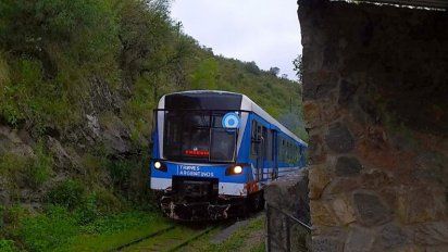 La maravillosa aventura de recorrer en tren las sierras, lagos y ríos cordobeses
