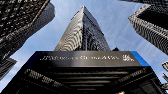 J.P. Morgan advirtió por la fuerte caída de la actividad y recortó su proyección de crecimiento para Argentina