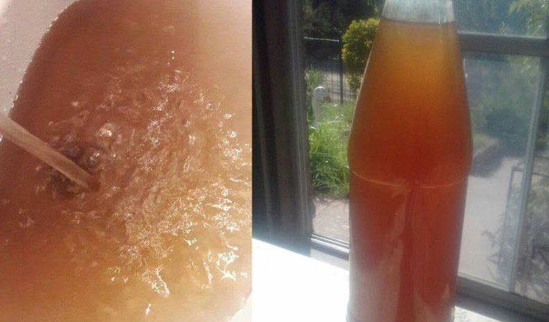 Así salía el agua el día miércoles en Achiras. Según indicó el concejal Gutiérrez, agua del dique sin filtrar se conectó directamente a la red domiciliaria