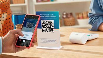 Los pagos con QR y transferencias crecen más del 60% en un año y desplazan al efectivo y las tarjetas