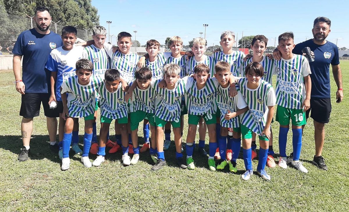 La categoría 2010 de Club Roldán de Santa Fe clasificó con puntaje ideal a semifinales luego de derrotar 2-0 a Aguilas de Chaco.