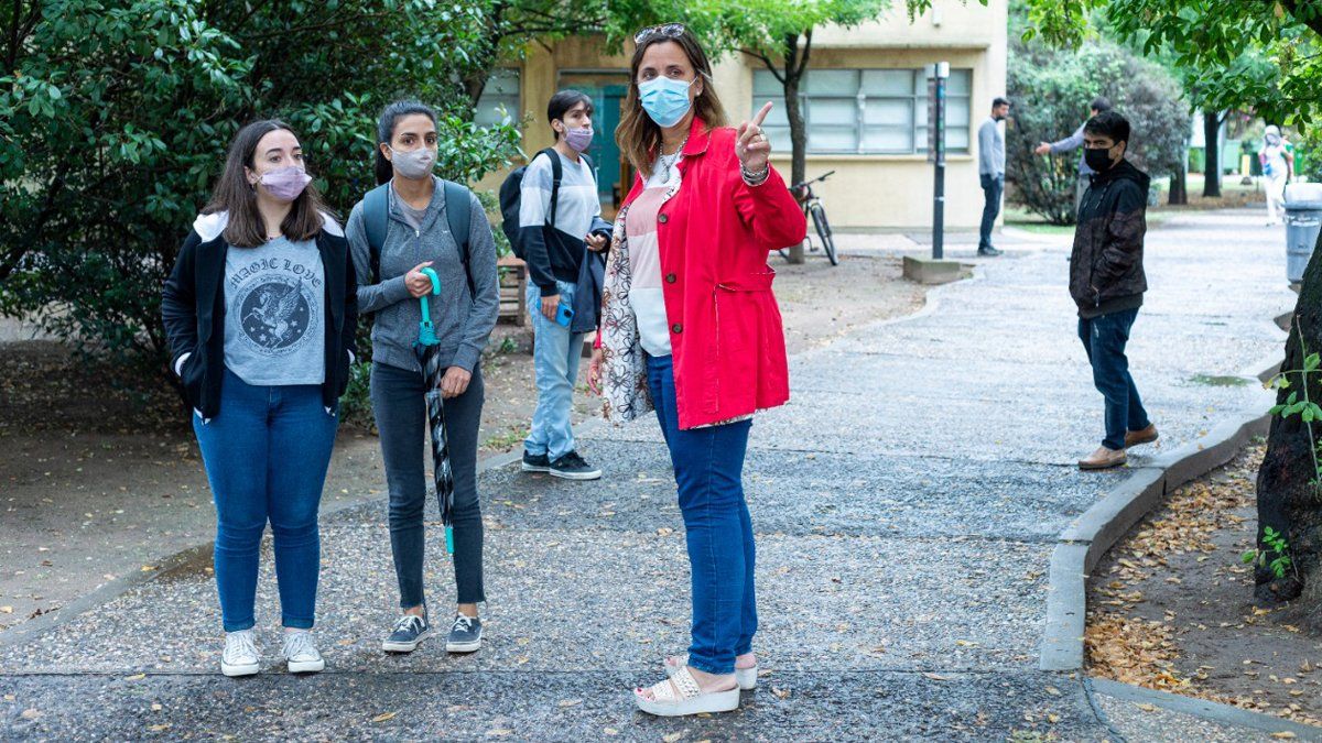 La secretaria de Educación municipal