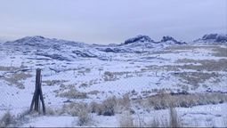 el cerro champaqui amanecio cubierto de nieve tras una intensa nevada