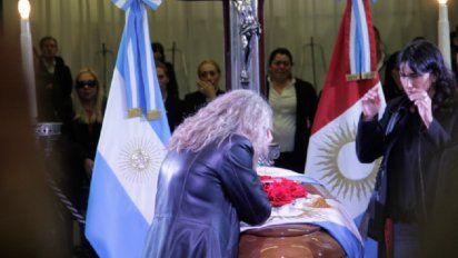 Una multitud pasó por el Centro Cívico para despedir a De la Sota