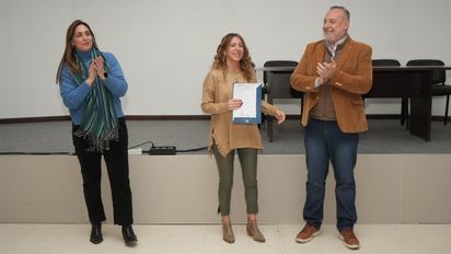 La ministra Jure entregó créditos a 207 familias villamarienses
