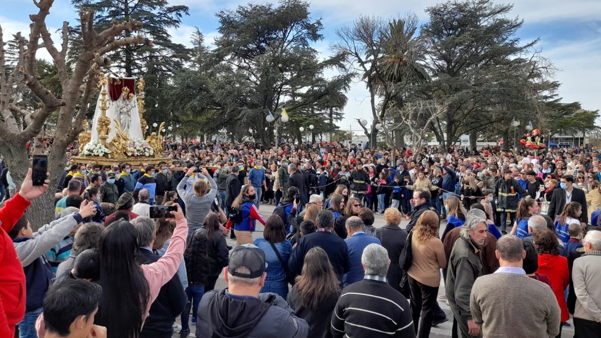 Gran número de fieles se congregó en Sampacho para celebrar la fiesta de la Virgen de La Consolata.