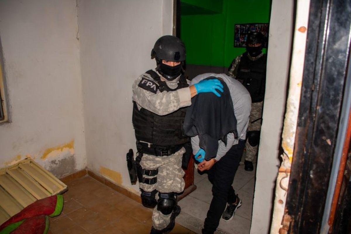 Cayó una banda en Córdoba Capital: 5 detenidos, joyas, dinero y más de 5.000 dosis de cocaína