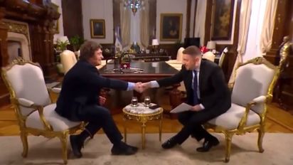 La entrevista guionada: se filtró un video donde Santiago Caputo le dirige las preguntas a Jonatan Viale