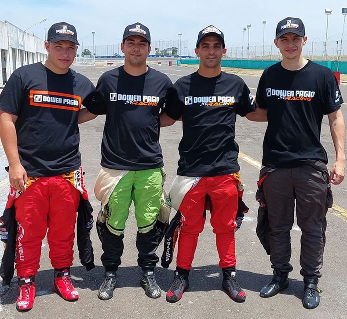 El Crucianelli GC Competición en pleno. Gustavo Cano (Clase 2), Facundo Marques, Facunco Chapur y Gastón Iansa, los pilotos de la Clase 3