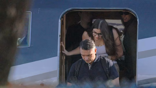 Flávio Bolsonaro llegó a Miami tras partir en un avión privado desde Puerto Iguazú Flávio Bolsonaro llegó a Miami tras partir en un avión privado desde Puerto Iguazú