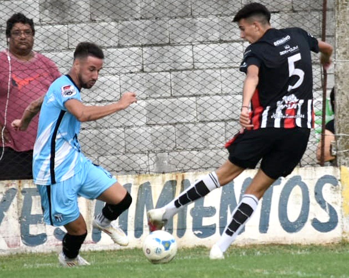 Un “Rayo” que te “parte” la cintura. Nicolás Gayoso promedia un gol por partido en el Torneo Provincial con la casaca de Sportivo Los Zorros.