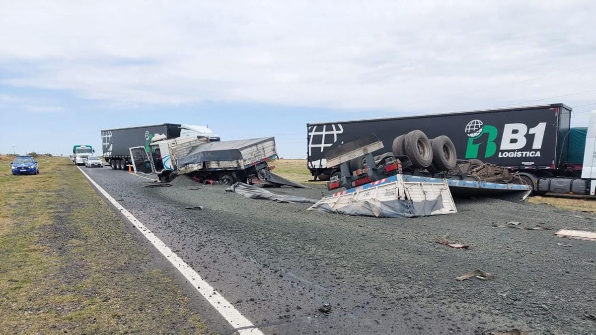 Un muerto en un choque entre un camión y una camioneta en ruta 7