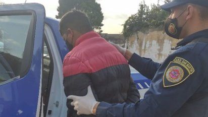 Detenido por amenazar y golpear a su pareja