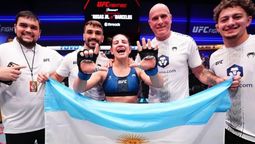 Ailín Pérez festeja su séptima victoria consecutiva junto a su equipo.