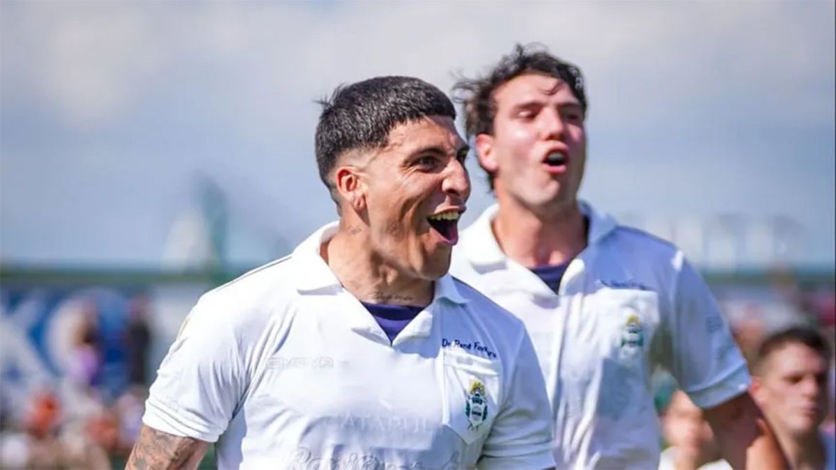 El Chelo Torres celebrando el gol que le dio la victoria a Gimnasia ante Sarmiento.&nbsp;