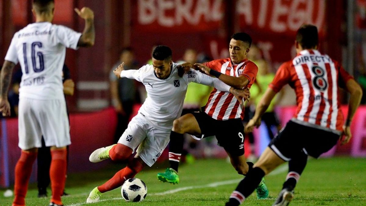 Estudiantes goleo a Newells en La Plata