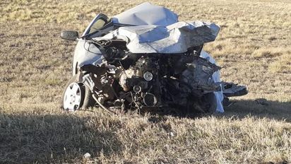 Un muerto en un choque frontal entre un auto y un camión frente a Sol de Mayo