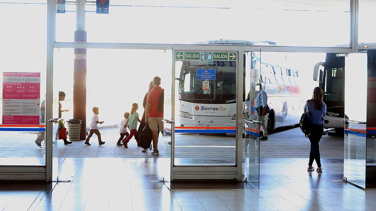 Los colectivos circulan con menor frecuencia.