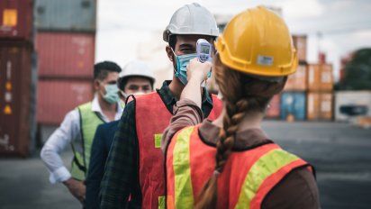 ¿Qué cuidados y medidas se recomiendan para el personal de la construcción?
