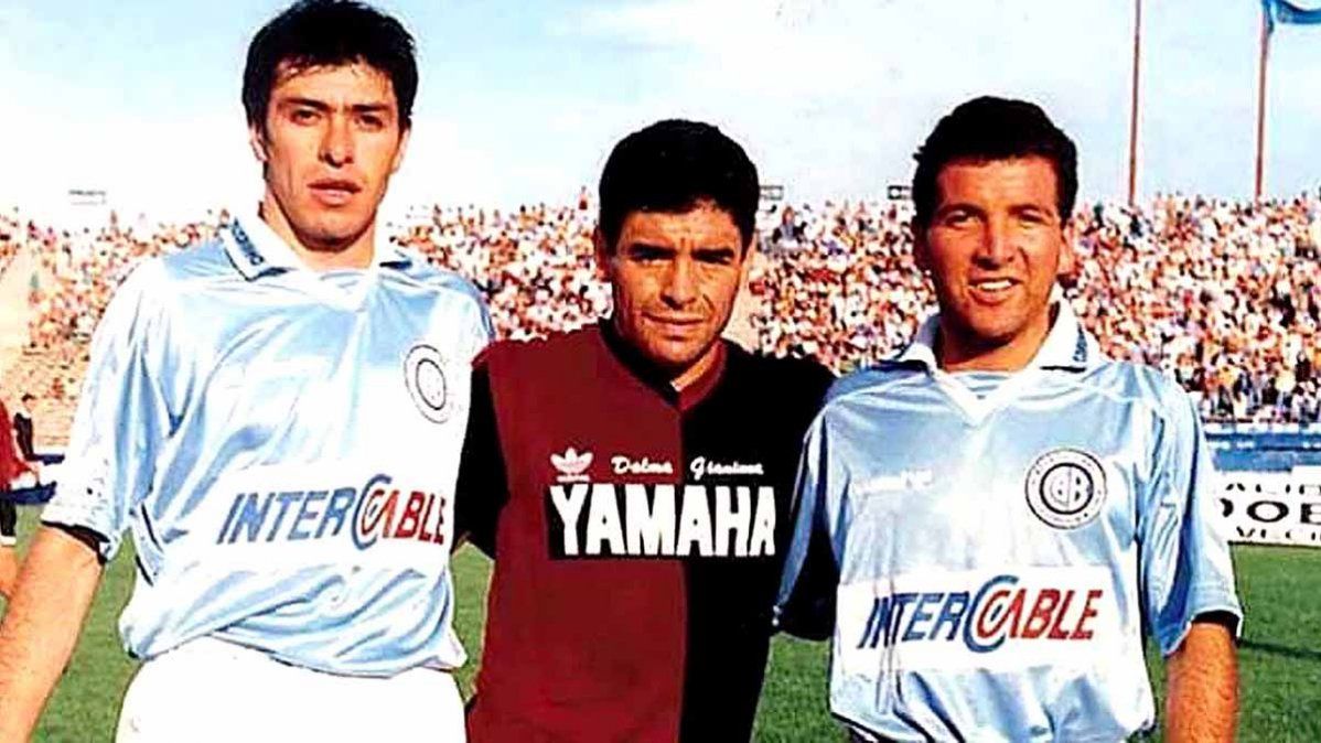 El 21 de noviembre de 1993 Belgrano venció 1-0 al Newell’s de Maradona. En la histórica foto