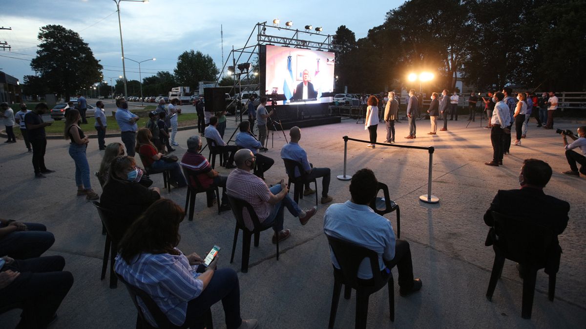 El primer tramo comprende desde el Mercado de Abasto hasta Roberto Payró.