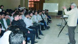 Valorizan el rol de cooperativas con  charlas a estudiantes de nivel medio