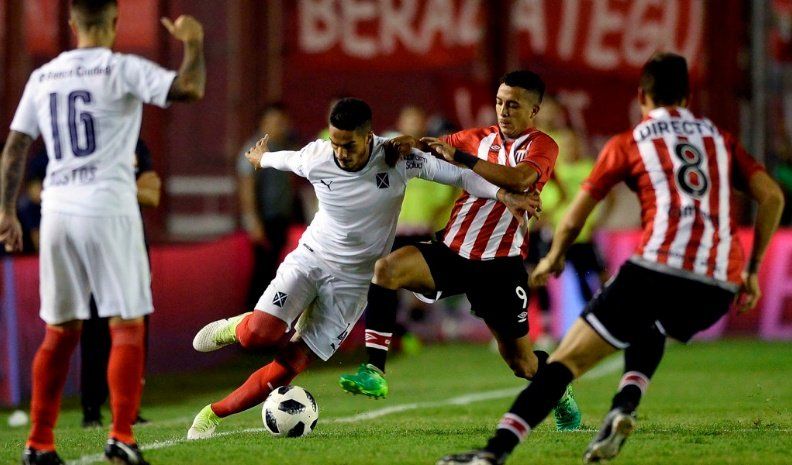 Estudiantes goleo a Newells en La Plata