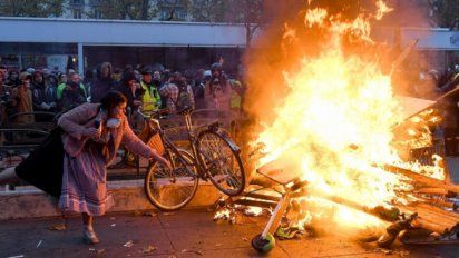 Francia: masivo apoyo a un paro general por tiempo indefinido