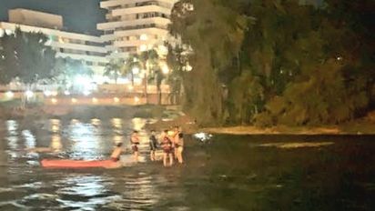 Bomberos rescataron a cuatro personas en el cauce del río