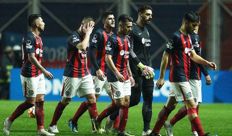 El equipo de Claudio Biaggio está obligado a revertir el marcador en condición de visitante para avanzar en el torneo que lo tuvo como el primer campeón de la historia.