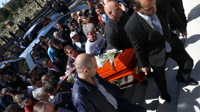 Un masivo último adiós a Carlitos Balá en el Cementerio de La Chacarita