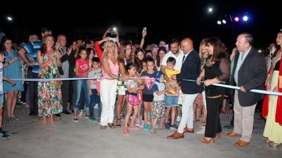 Berrotarán inauguró la renovada plaza Saturnina