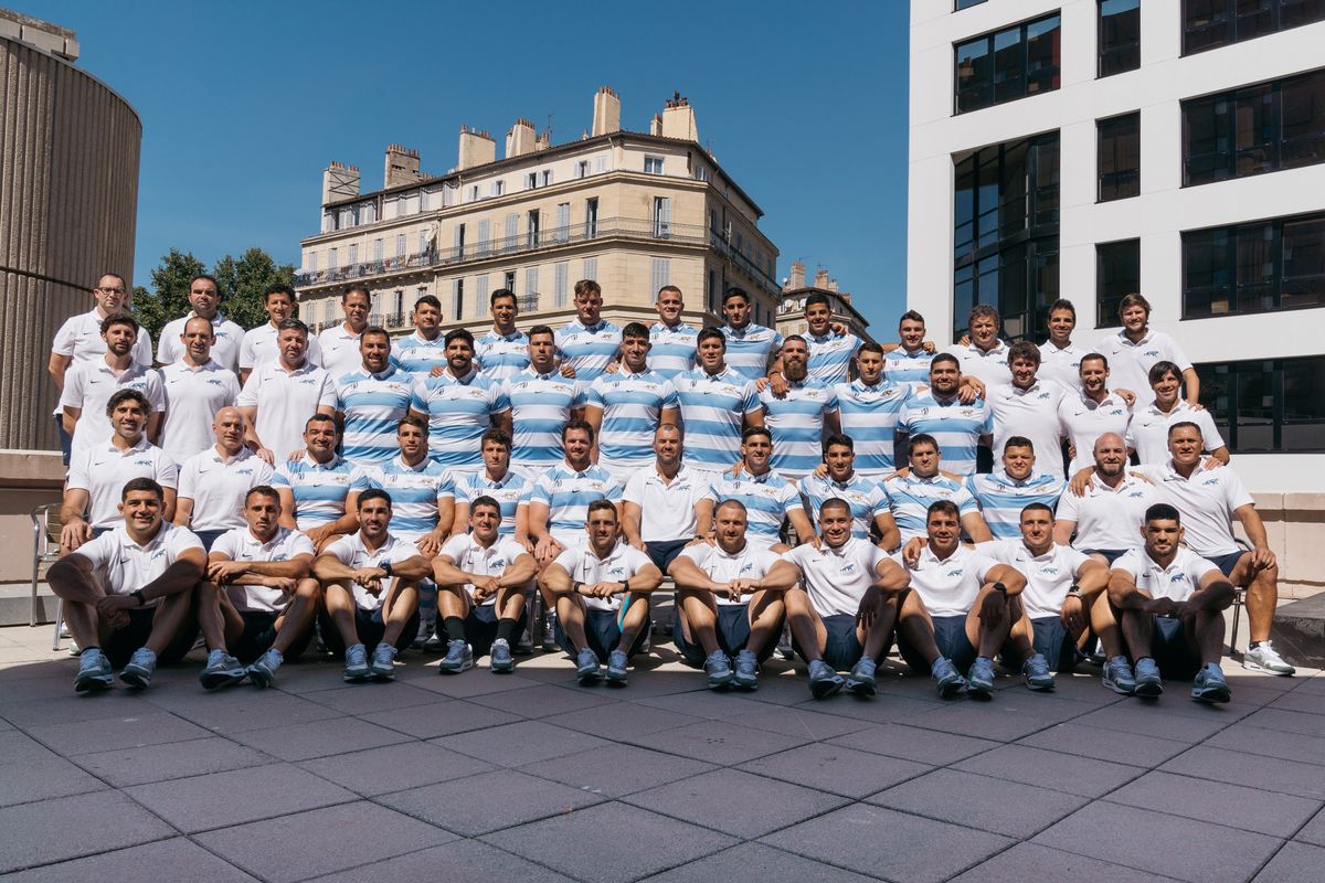 La delegación completa de la Selección Argentina de Rugby en este Mundial de Francia 2023. (Foto: UAR)