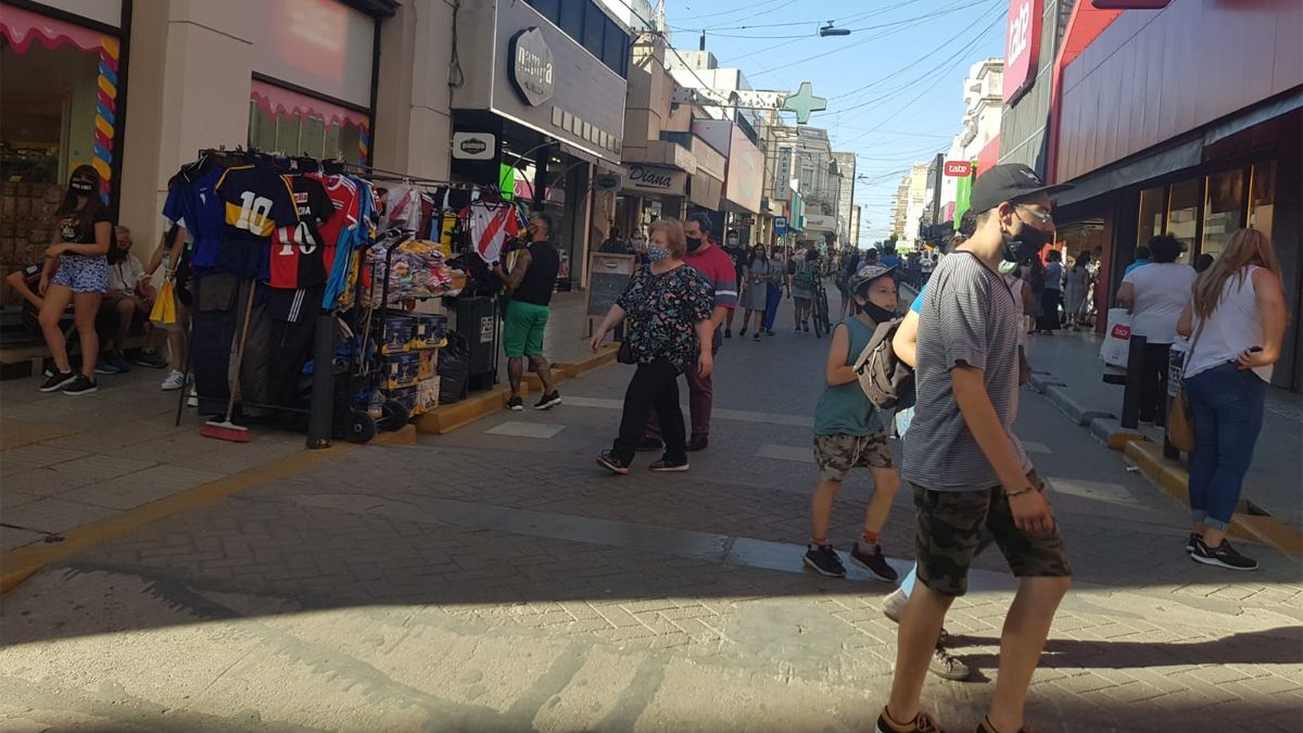 Durante el primer día de peatonales se observó intenso movimiento.