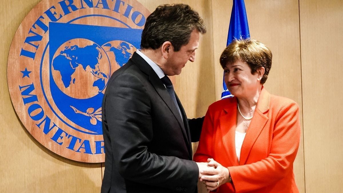 El staff técnico del FMI aprobó la revisión del segundo trimestre del acuerdo con Argentina.