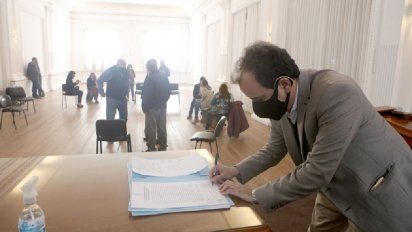 El PJ inició la ronda de negociaciones con las fuerzas que no firmaron