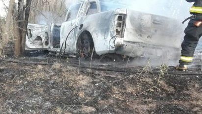 Encuentran a una mujer calcinada en una camioneta incendiada en Villa del Rosario